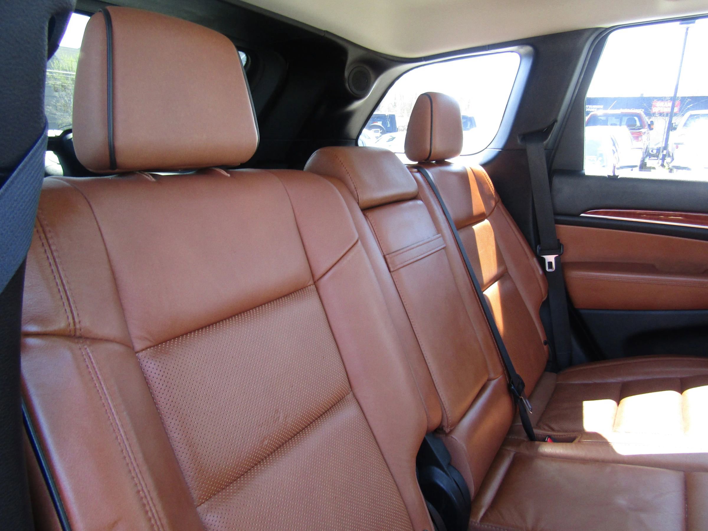 Used 2012 Jeep Grand Cherokee Overland image 16