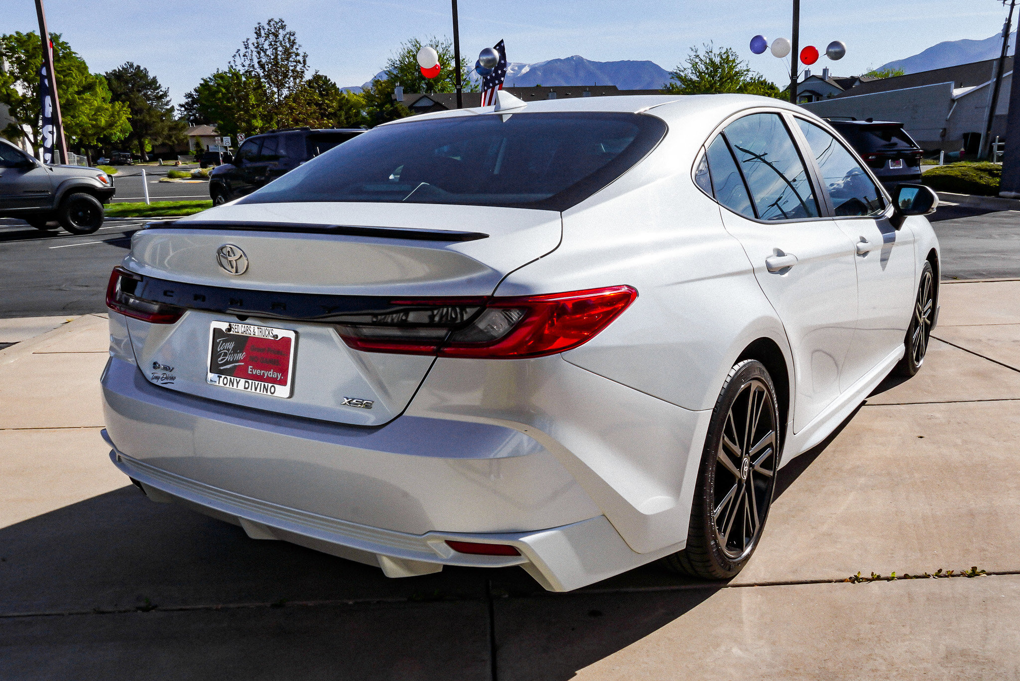 Used 2025 Toyota Camry XSE FWD image 8