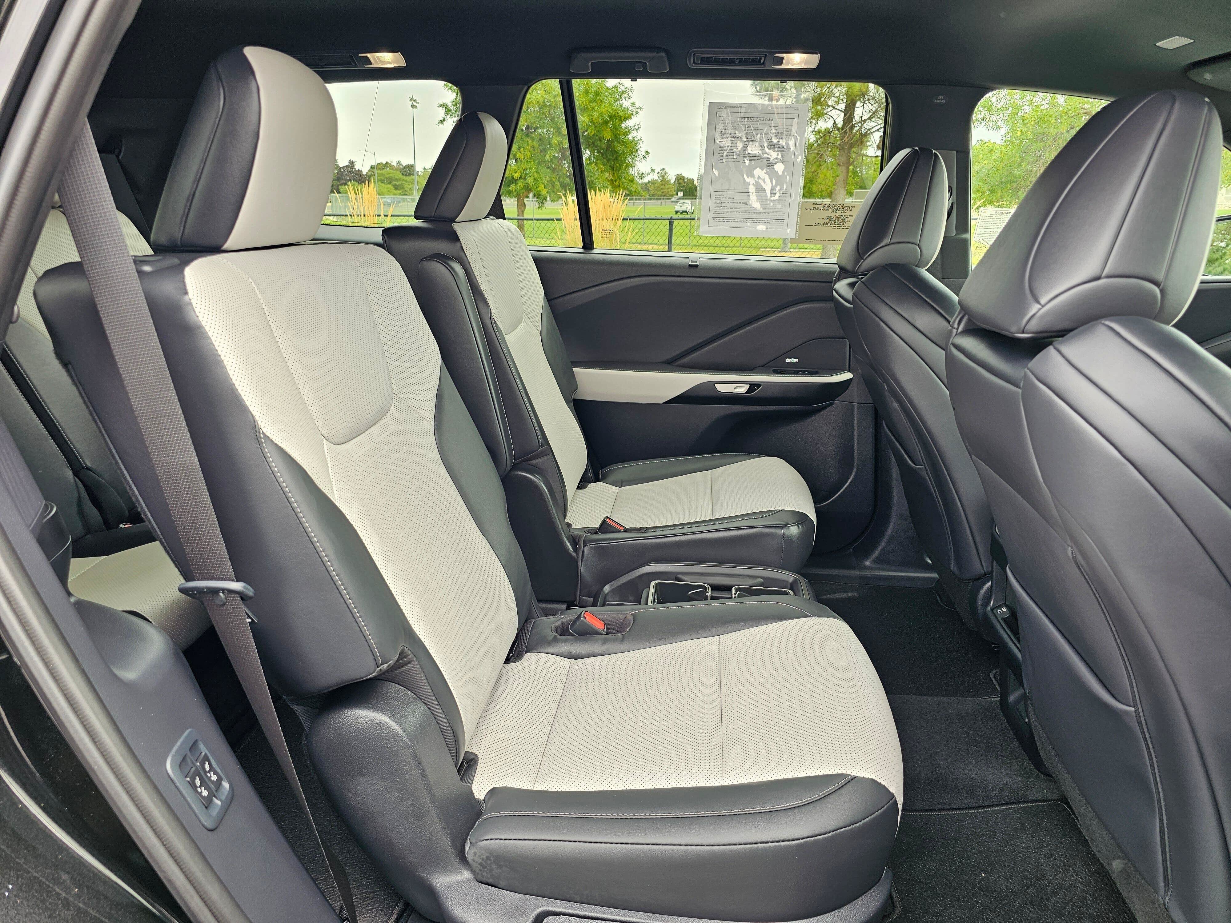 Used 2026 Lexus TX 500h AWD w/ Technology Package image 11