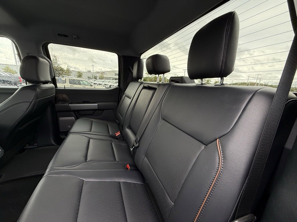 New 2026 Ford F250 Lariat w/ Black Appearance Package image 27
