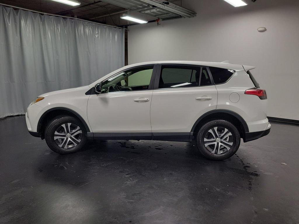 Used 2018 Toyota RAV4 LE w/ All Weather Liner Package FWD image 5