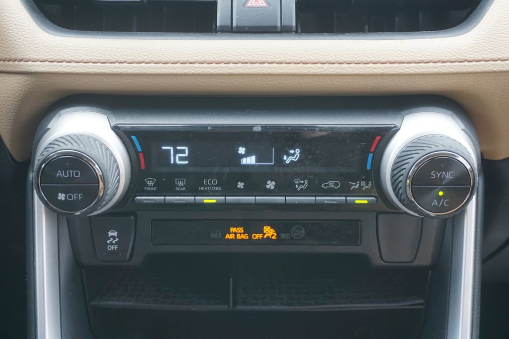 Used 2025 Toyota RAV4 LE image 10