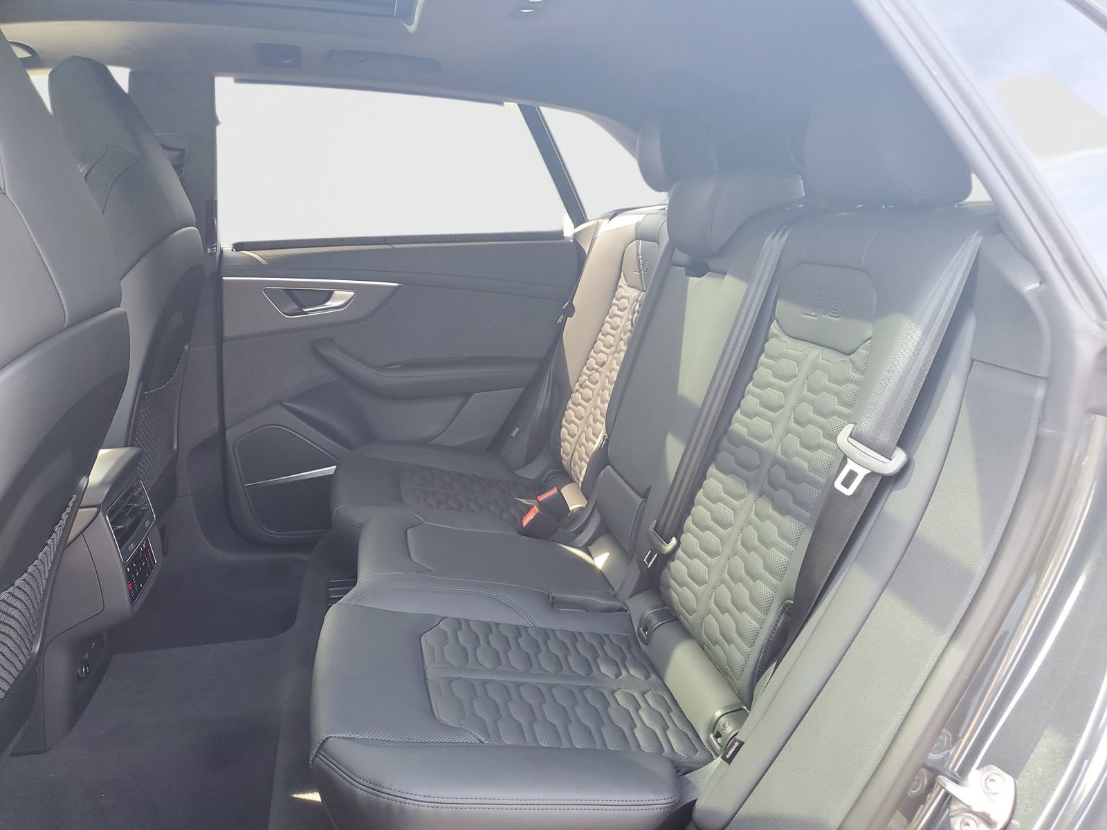 New 2026 Audi RS Q8 performance image 13