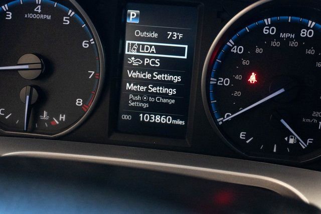 Used 2018 Toyota RAV4 LE image 22