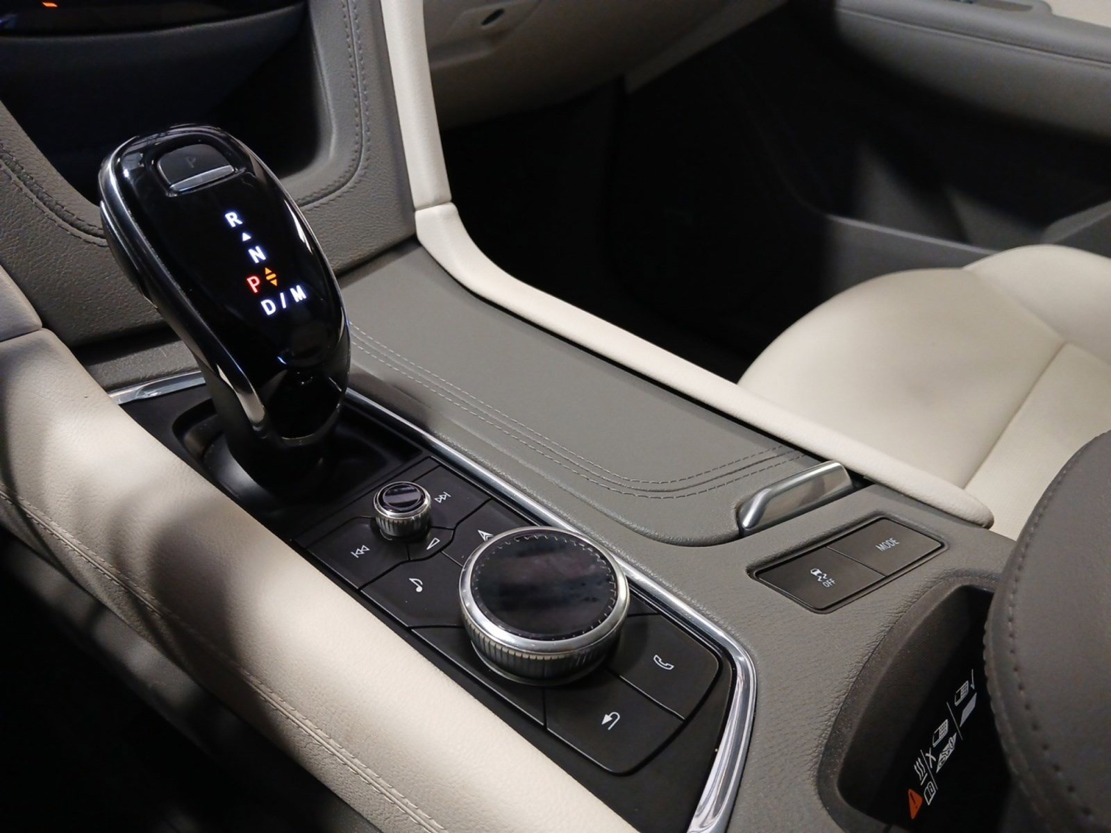 Used 2021 Cadillac XT6 Premium Luxury image 22