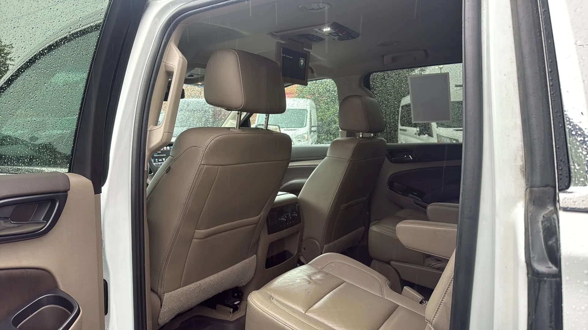 Used 2019 Chevrolet Suburban LT w/ Luxury Package AWD/4WD image 13