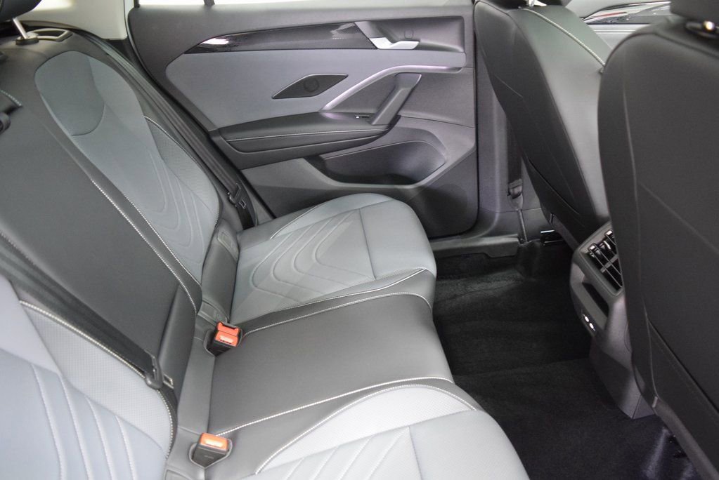 New 2025 Volkswagen Tiguan SE image 6