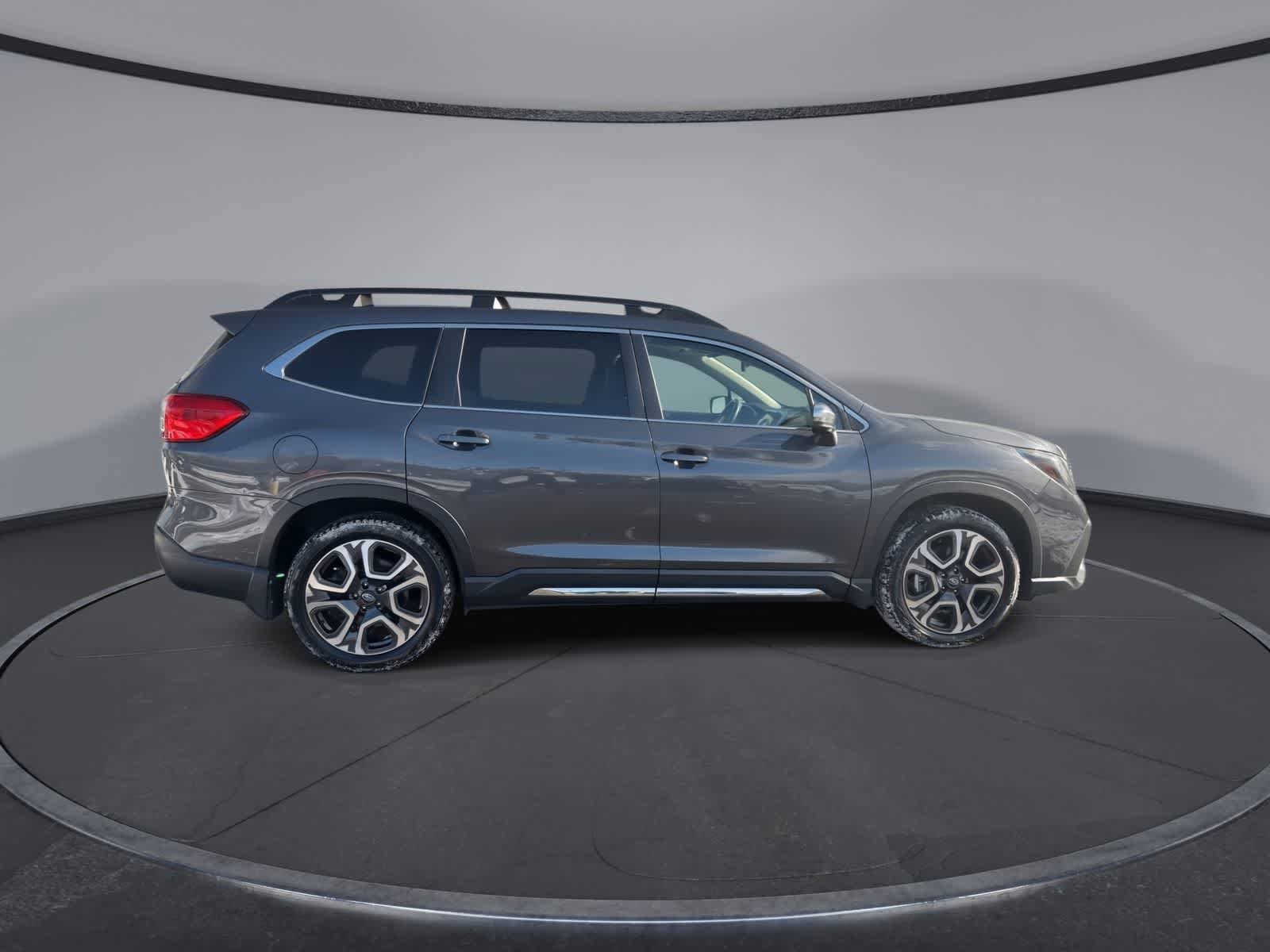 Used 2023 Subaru Ascent Limited w/ Technology Package AWD/4WD image 9