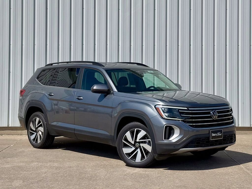 Used 2025 Volkswagen Atlas SE AWD/4WD image 8