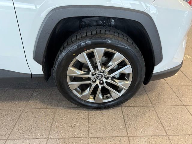 Used 2020 Toyota RAV4 XLE Premium image 10
