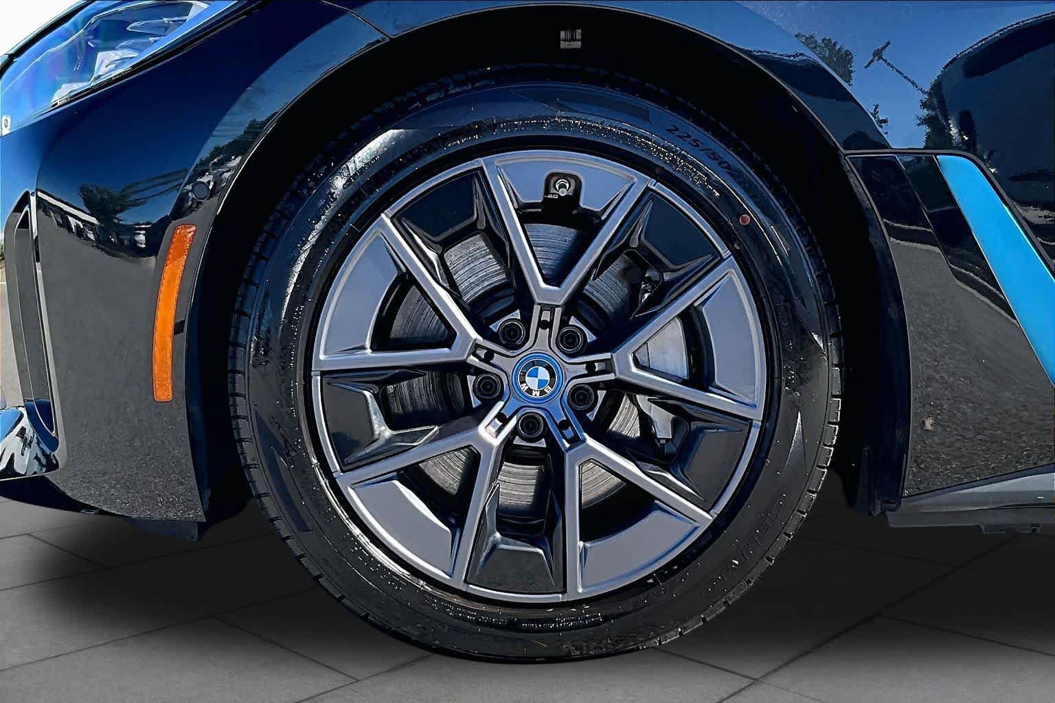 Used 2024 BMW i4 eDrive40 RWD image 10