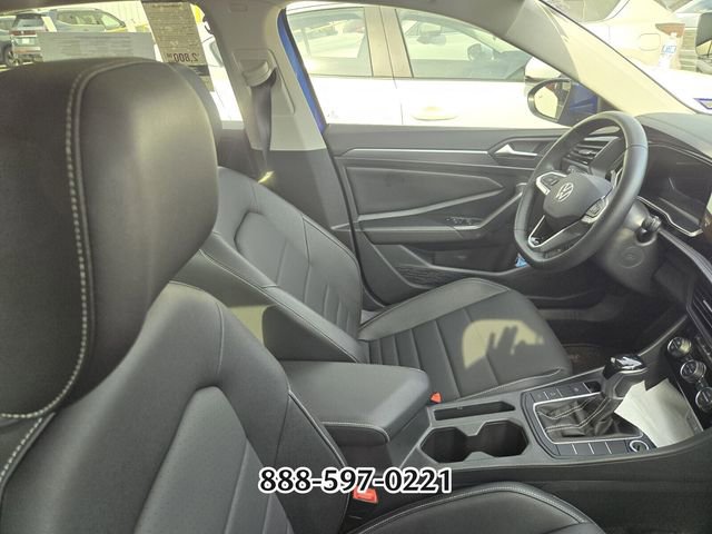 Certified 2024 Volkswagen Jetta SE FWD image 8