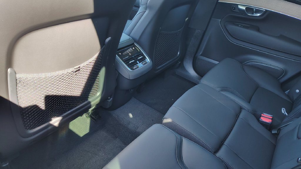 New 2026 Volvo XC90 B6 Plus w/ Protection Package Premier AWD/4WD image 29