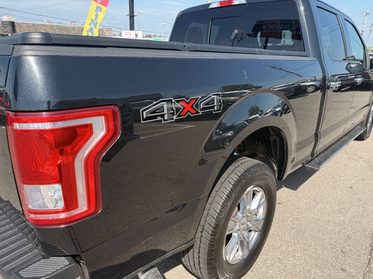 Used 2015 Ford F150 XLT w/ Equipment Group 302A Luxury AWD/4WD image 25