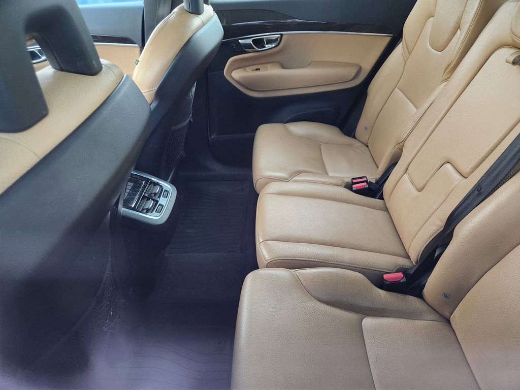 Used 2016 Volvo XC90 T6 Momentum w/ Momentum Plus Package image 9