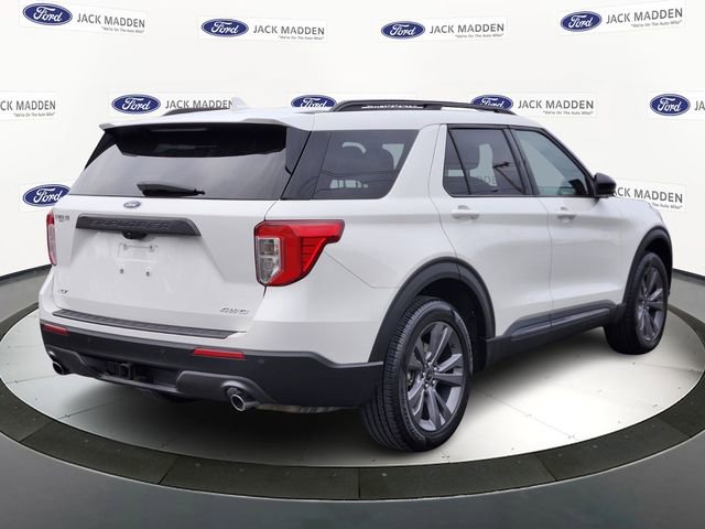 Certified 2022 Ford Explorer XLT w/ Equipment Group 202A image 5
