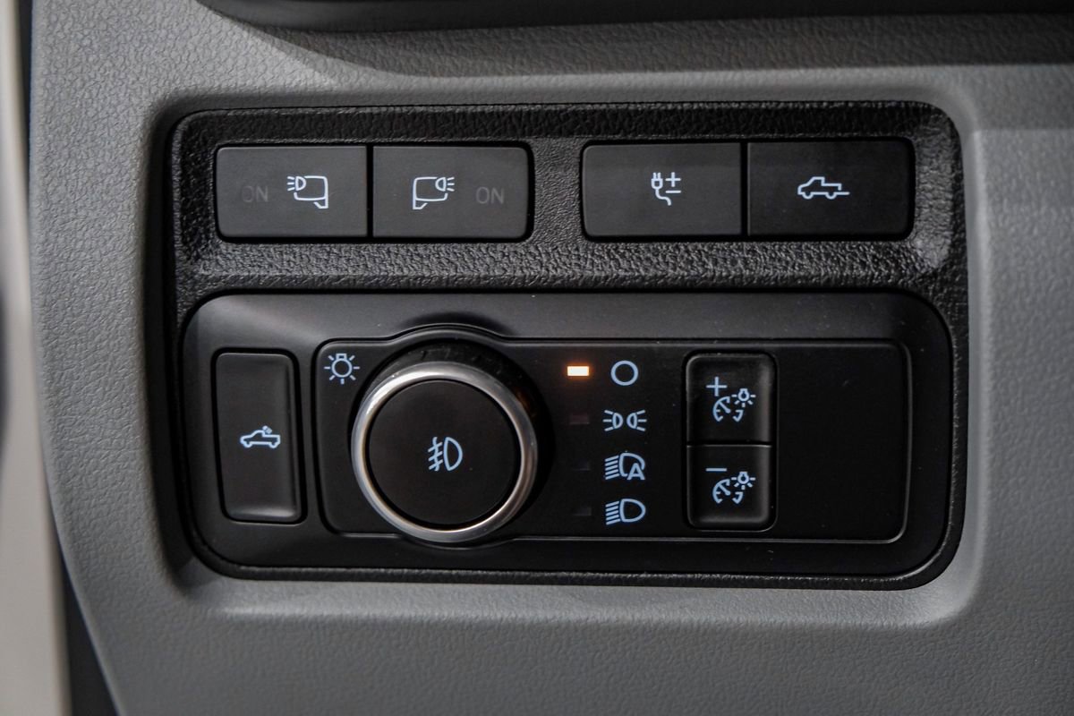Used 2024 Ford F350 Limited w/ FX4 Off-Road Package AWD/4WD image 31