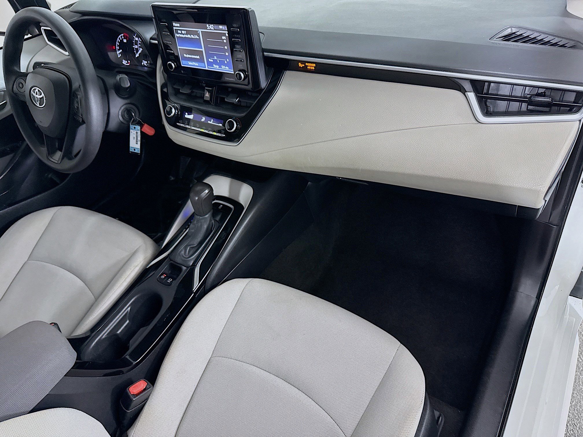 Used 2021 Toyota Corolla L FWD image 29