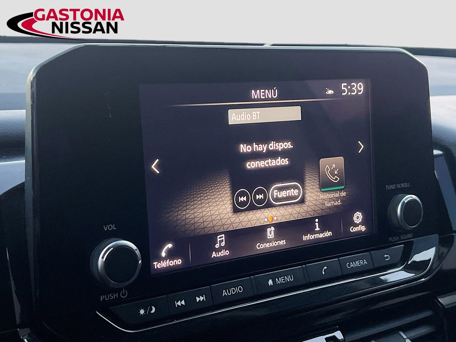 Used 2024 Nissan Pathfinder SV image 18