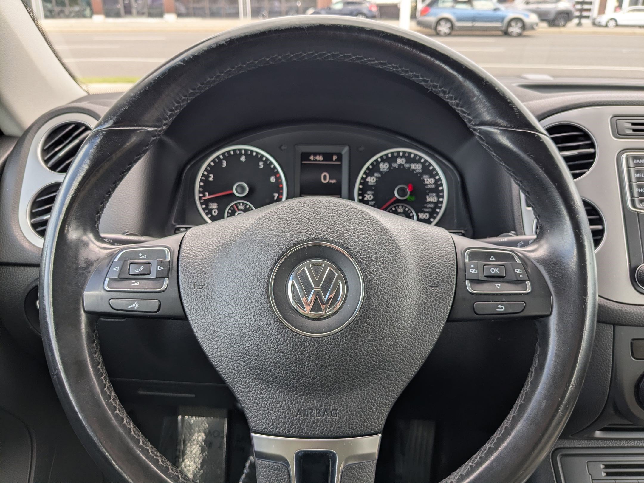 Used 2017 Volkswagen Tiguan S image 18