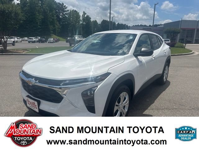 Used 2025 Chevrolet Trax LS FWD image 6