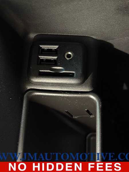 Used 2015 GMC Sierra 1500 SLT w/ SLT Crew Cab Value Package image 36