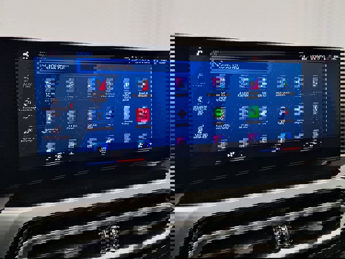 Used 2024 BMW M2 w/ Lighting Package image 41