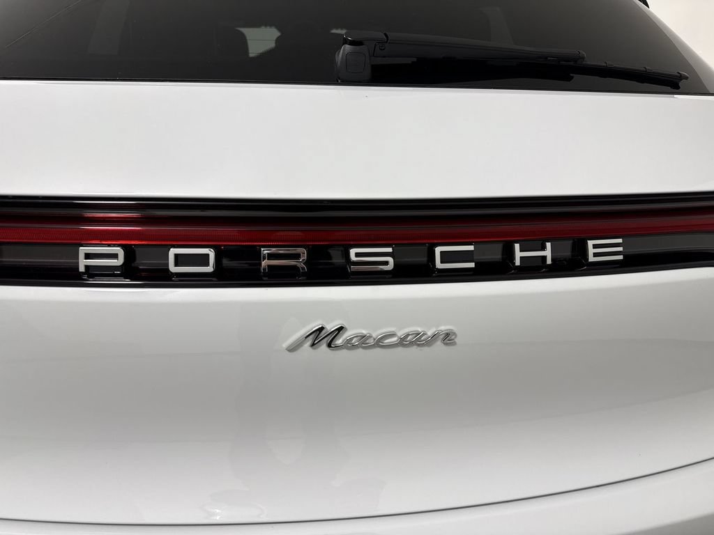 New 2026 Porsche Macan AWD/4WD image 18