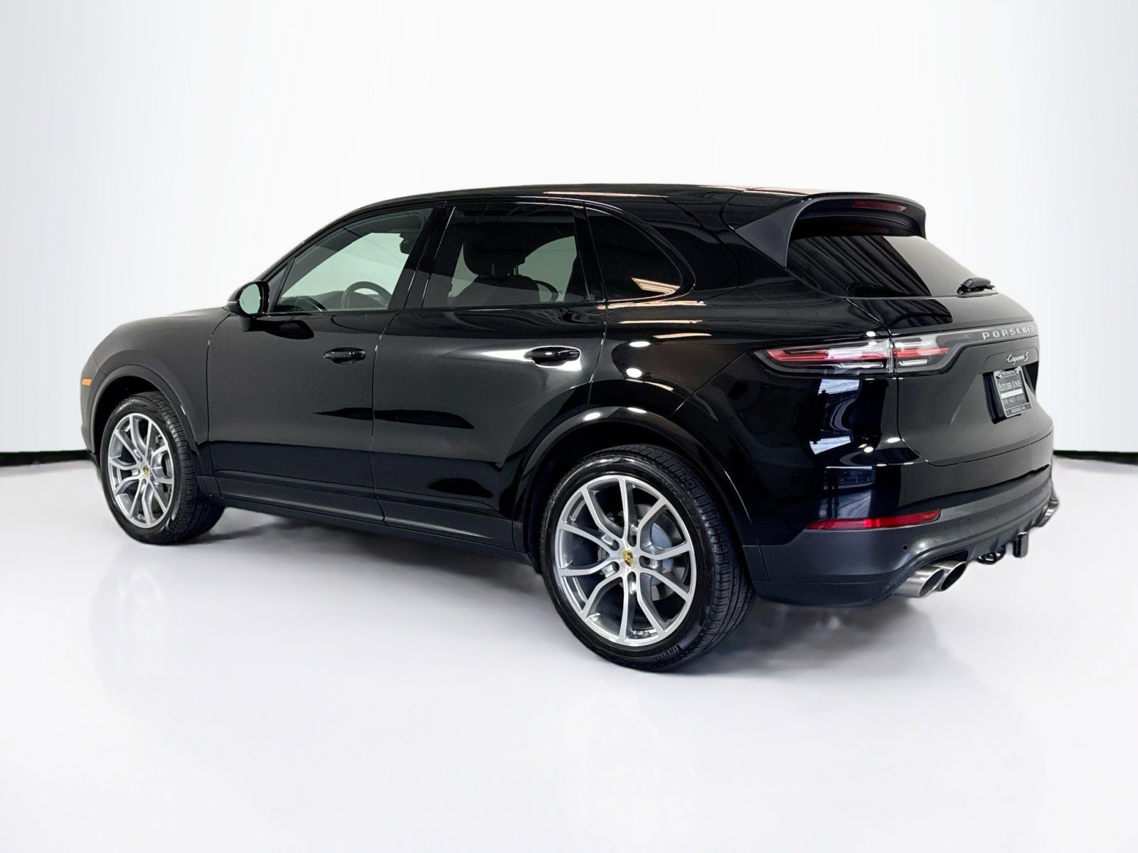 Used 2021 Porsche Cayenne S image 3
