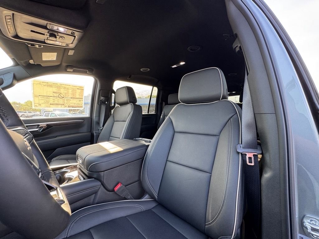 New 2025 Chevrolet Suburban Premier image 11