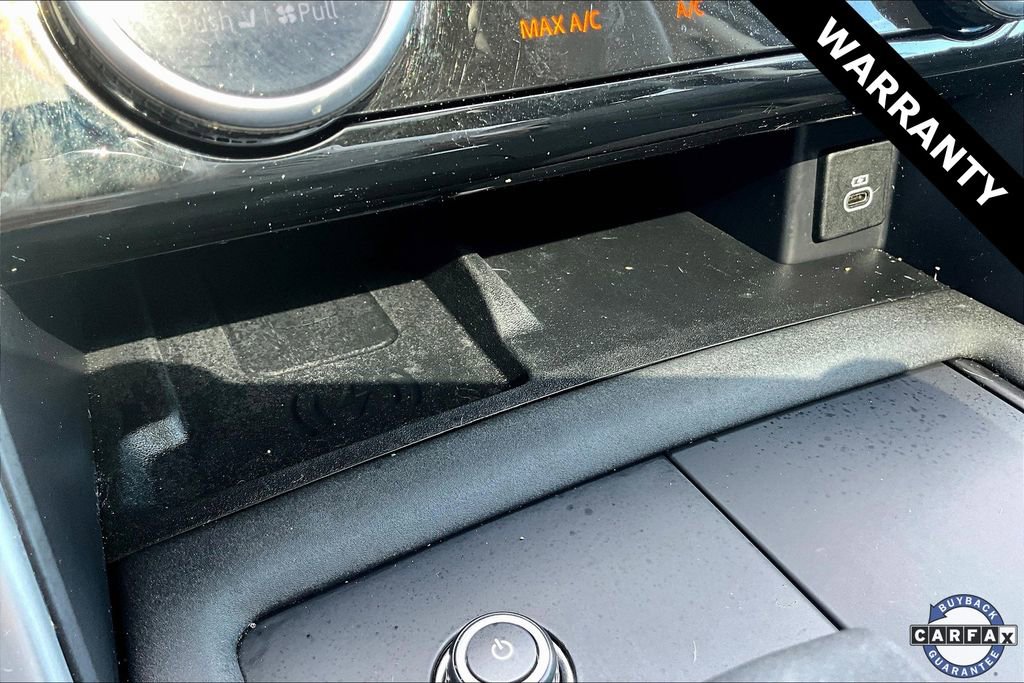 Used 2024 Land Rover Discovery S image 15