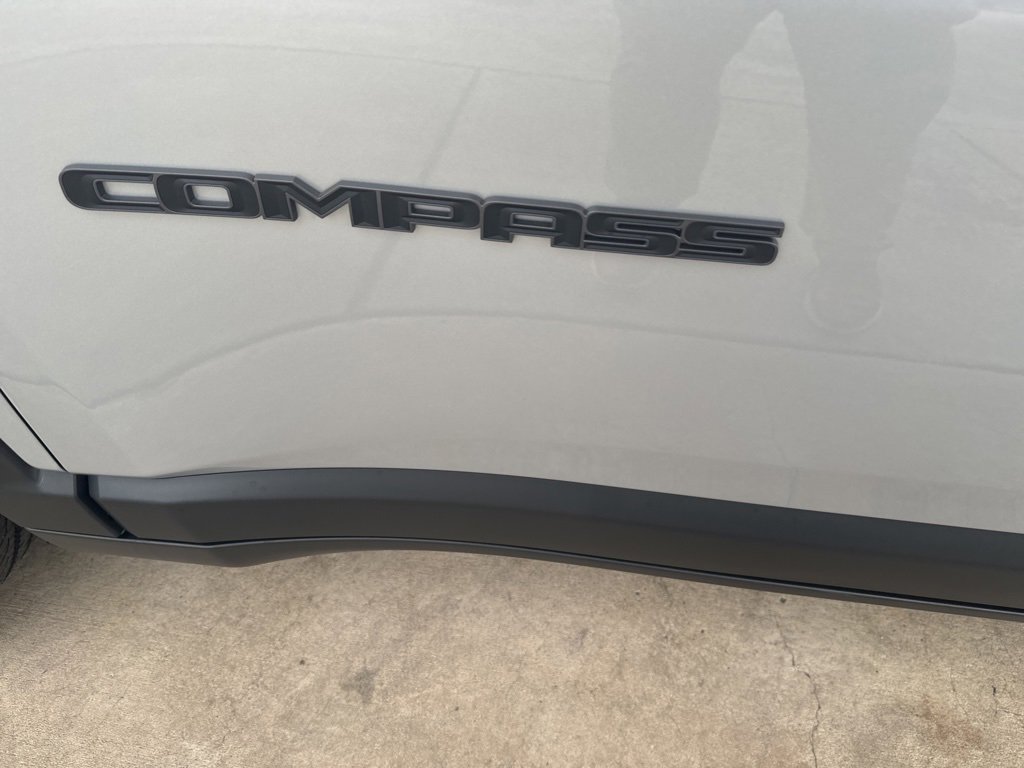 New 2026 Jeep Compass Latitude image 27