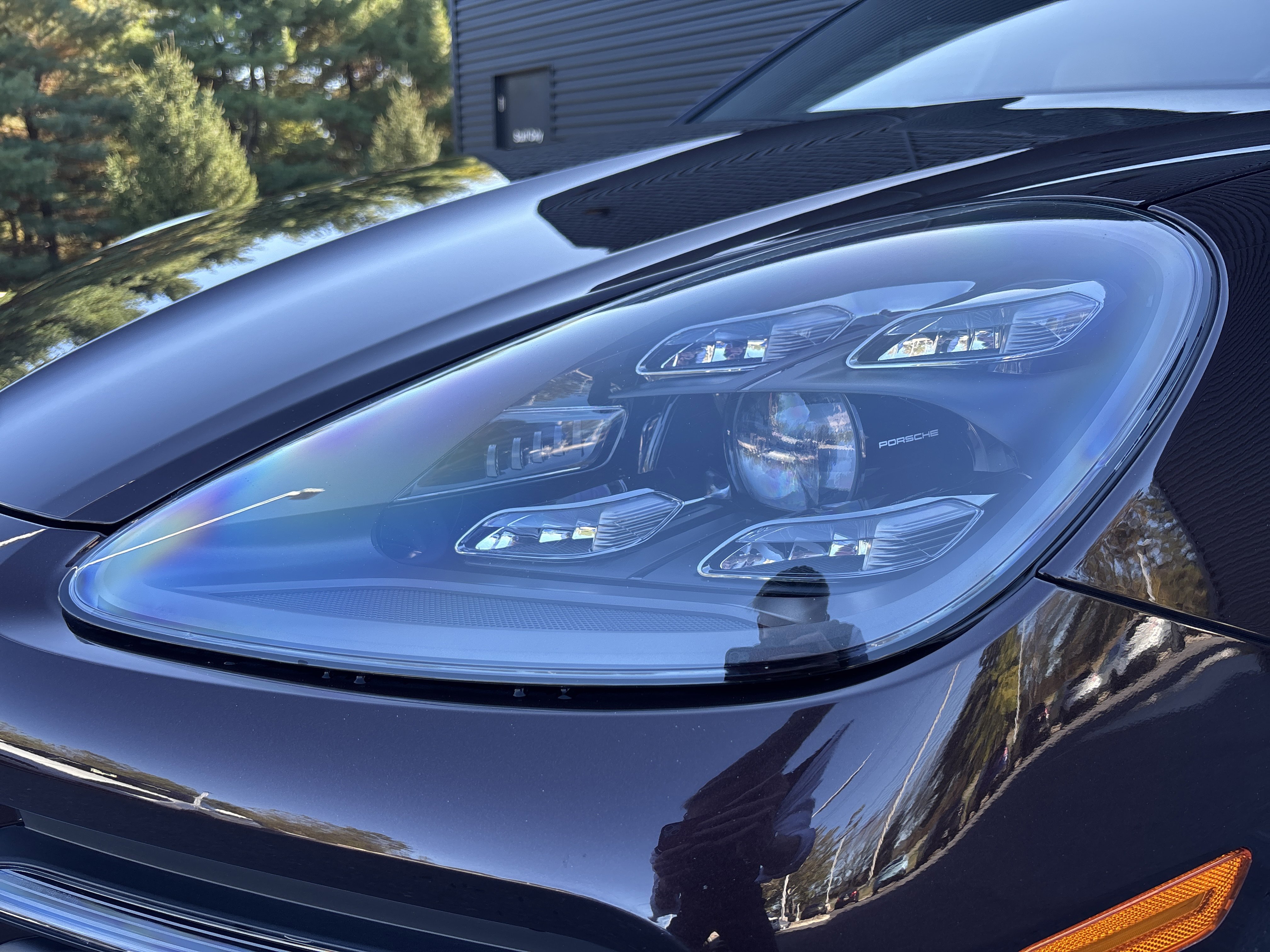 Certified 2022 Porsche Cayenne Platinum Edition image 23