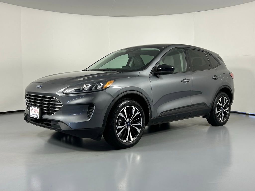 Used 2021 Ford Escape SE w/ SE Sport Appearance Package image 3