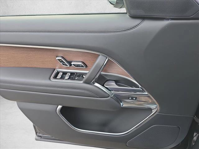 New 2025 Land Rover Range Rover SE image 27
