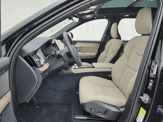 New 2026 Volvo XC90 T8 Plus w/ Protection Package Premier image 17