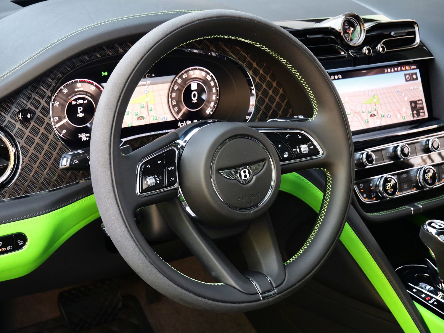 Used 2025 Bentley Bentayga AWD/4WD image 9