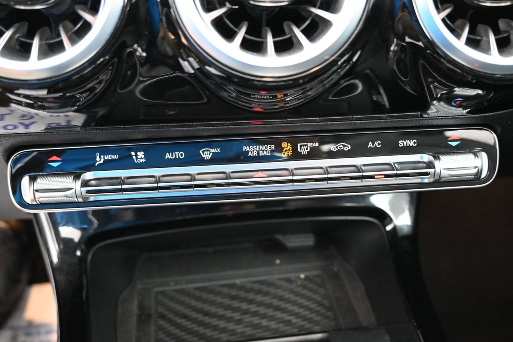 Used 2025 Mercedes-Benz CLA 250 4MATIC image 31