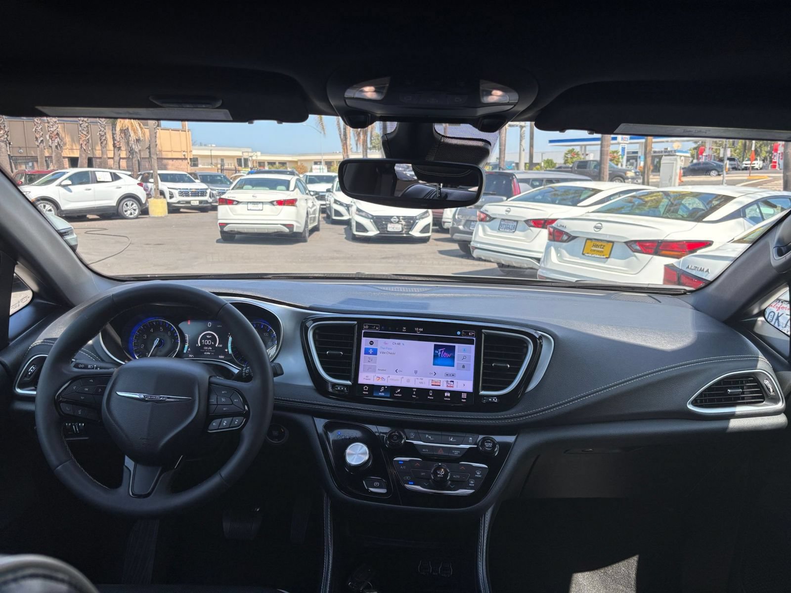 Used 2025 Chrysler Pacifica Limited FWD image 37