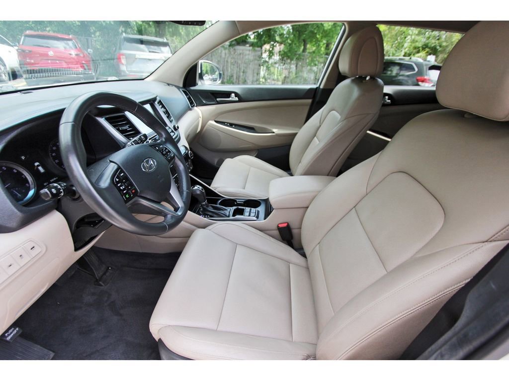 Used 2016 Hyundai Tucson Limited w/ Option Group 03 FWD image 12