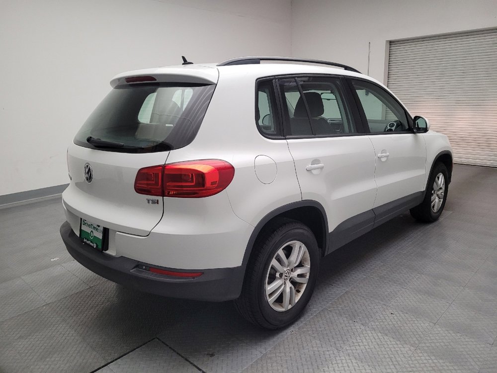 Used 2016 Volkswagen Tiguan S image 9