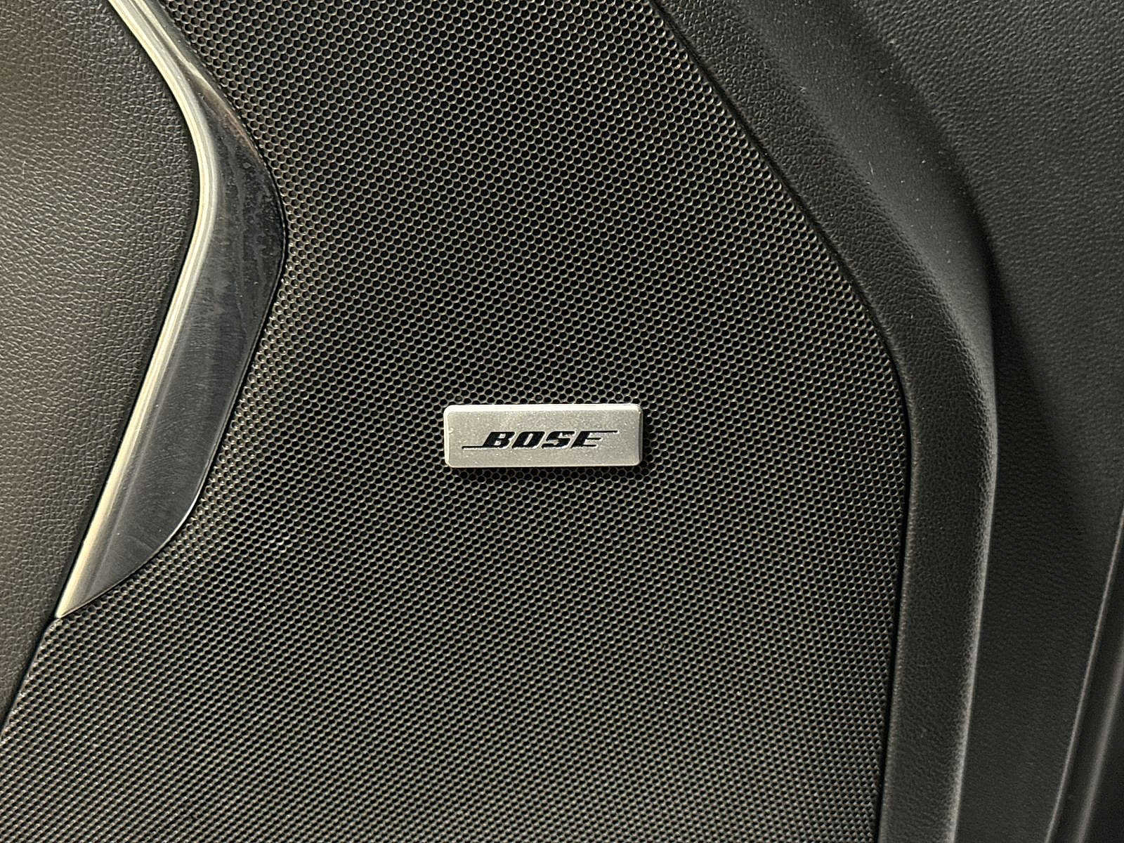 Used 2024 GMC Yukon SLT image 30