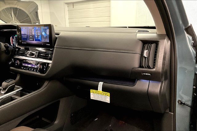 New 2026 Nissan Pathfinder Platinum w/ Lighting Package AWD/4WD image 39