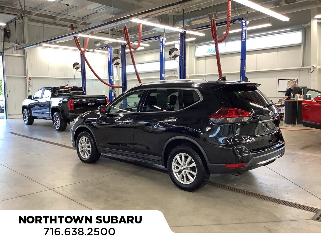 Used 2020 Nissan Rogue SV AWD/4WD image 3