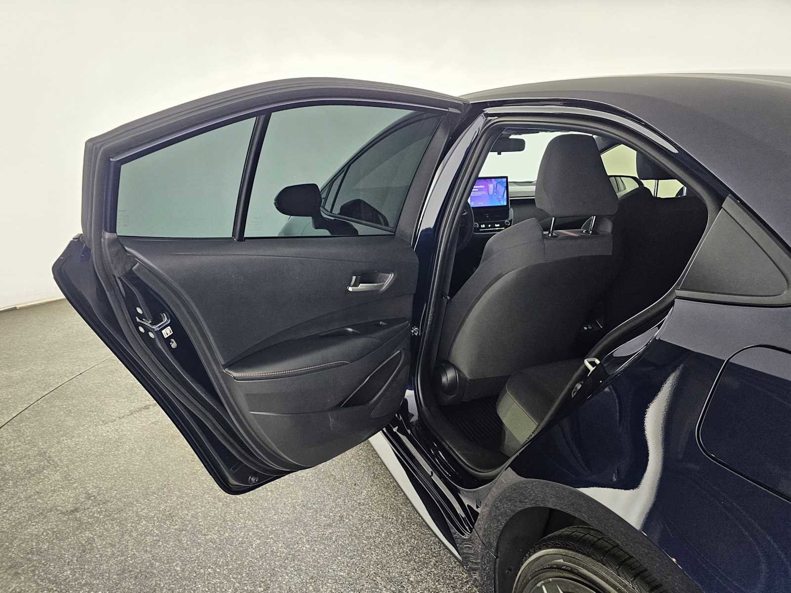 Used 2025 Toyota Corolla SE FWD image 15