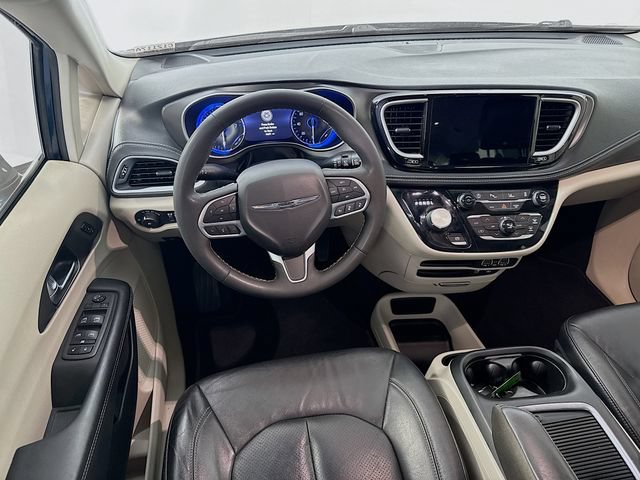 Used 2022 Chrysler Pacifica Touring-L AWD/4WD image 21
