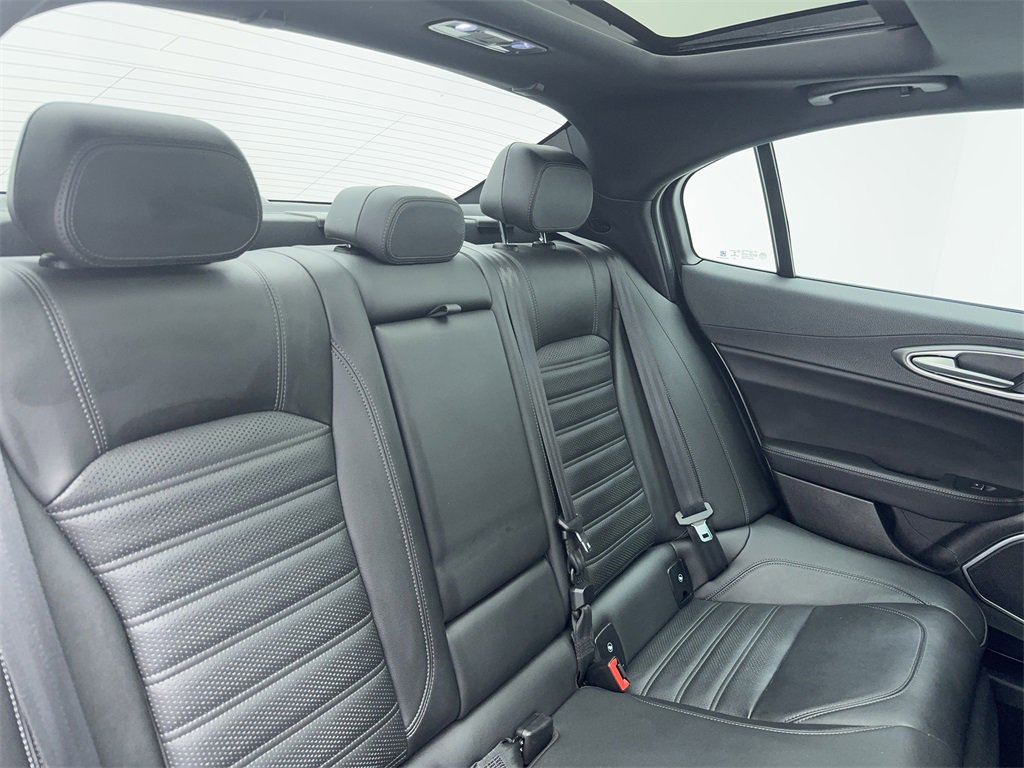 Used 2022 Alfa Romeo Giulia Veloce image 50