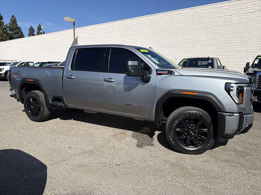 Used 2025 GMC Sierra 2500 AT4 AWD/4WD image 4