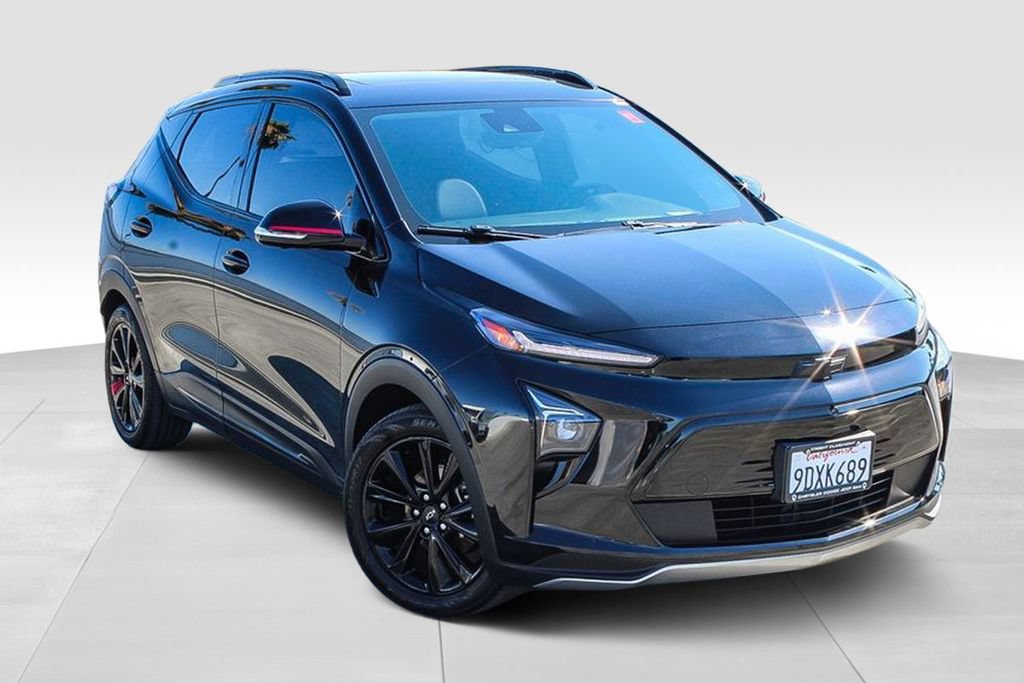 Used 2023 Chevrolet Bolt EUV Premier w/ Sun & Sound Package FWD image 2