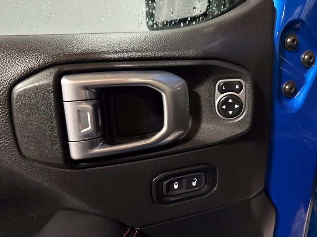 Used 2020 Jeep Gladiator Rubicon AWD/4WD image 3